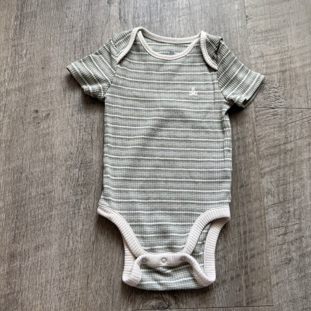 Baby Gap First Essentials Green Stripped Short Sleeve Bodysuit Bear 12-18 Months